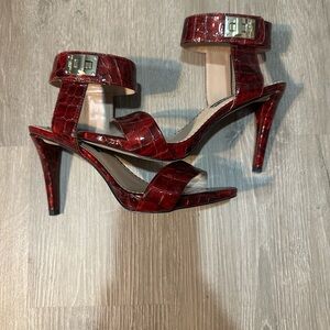 Karl Lagerfeld Red Croc-Embossed Heels size 6.5 👑